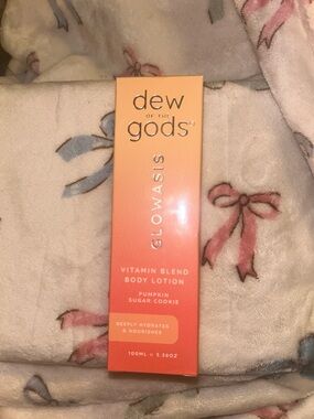 Dew of the gods Glowasis Vitamin Blend Body Lotion NIB